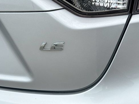 Used 2021 Toyota Corolla LE FWD image 11