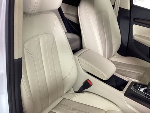 Used 2023 Audi Q5 2.0T Premium w/ Convenience Package image 20