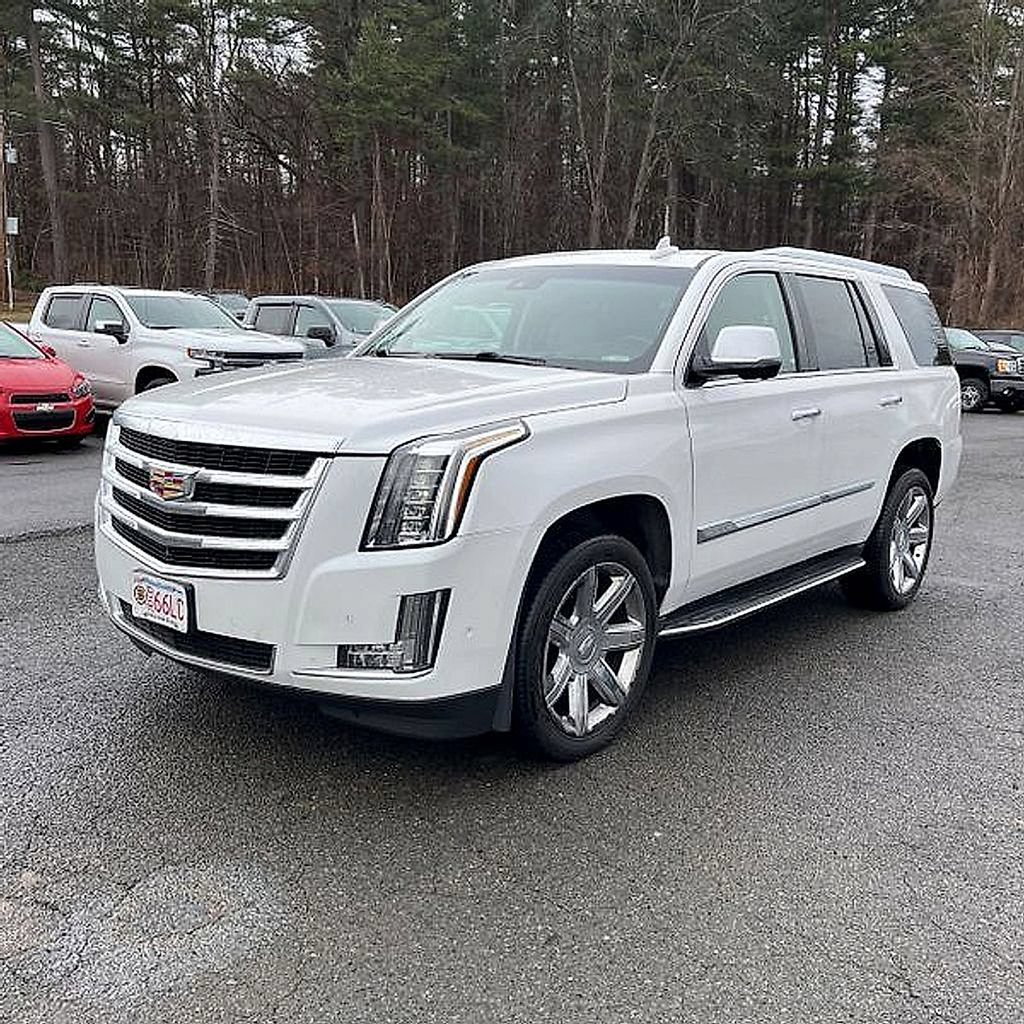Used 2018 Cadillac Escalade Luxury AWD/4WD image 23