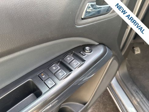 Used 2022 Chevrolet Colorado Z71 AWD/4WD image 17