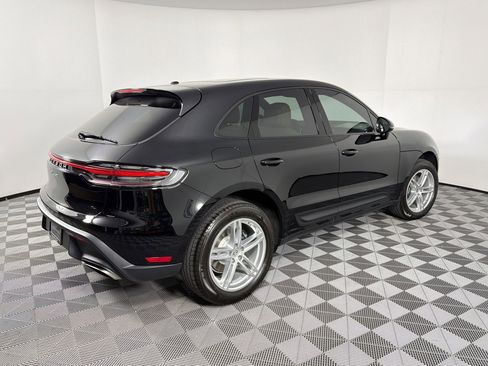 Used 2026 Porsche Macan AWD/4WD image 9