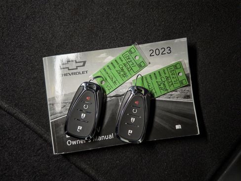 Used 2023 Chevrolet Bolt EUV LT w/ Convenience Package FWD image 22