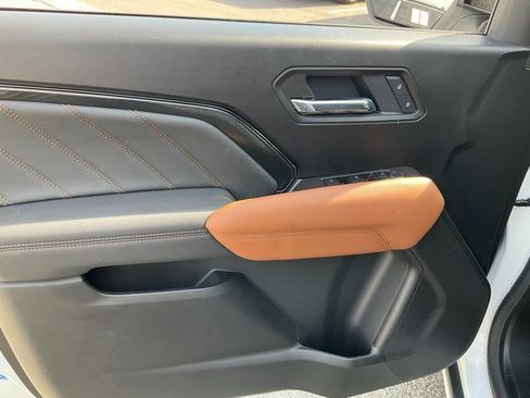 Certified 2026 GMC Canyon AT4 image 7