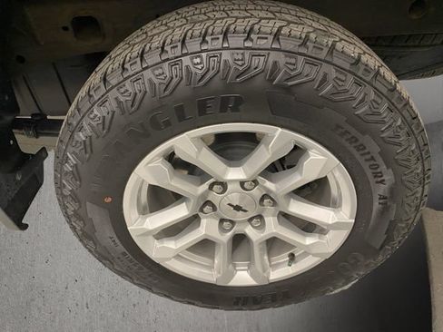 Used 2025 Chevrolet Silverado 1500 RST AWD/4WD image 39
