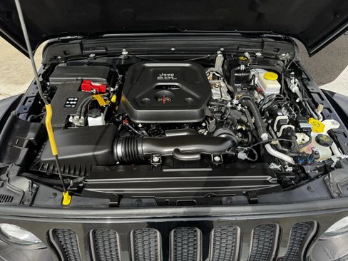 Used 2021 Jeep Wrangler Unlimited Rubicon image 32