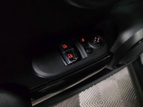 Used 2023 MINI Cooper 2-Door Hardtop image 29