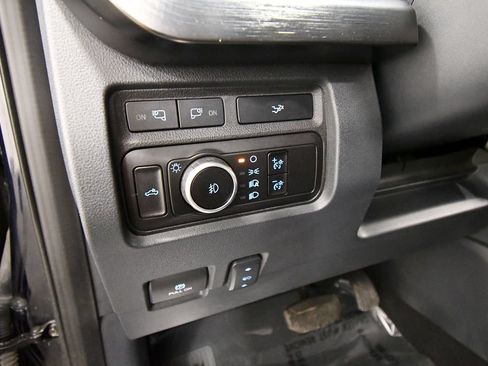 Used 2023 Ford F250 Lariat w/ Black Appearance Package AWD/4WD image 19