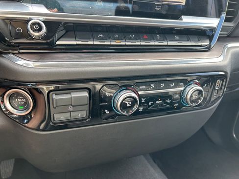 Used 2025 GMC Sierra 1500 SLT image 28