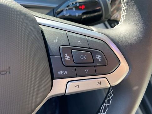 New 2025 Volkswagen Tiguan SE w/ Panoramic Sunroof Package image 30