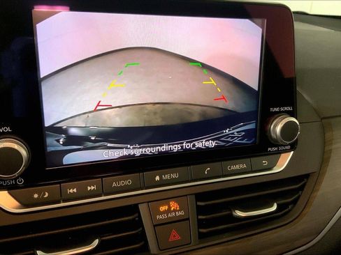 Used 2025 Nissan Altima 2.5 SV FWD image 21