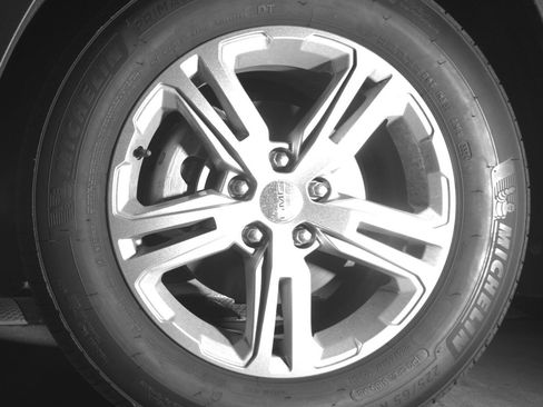 Used 2024 GMC Terrain SLE image 9