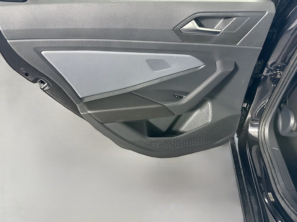Used 2025 Volkswagen Jetta SE FWD image 25
