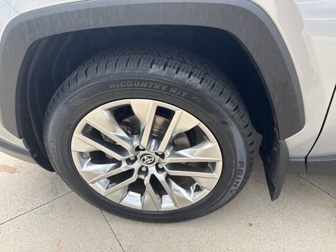 Used 2020 Toyota RAV4 XLE Premium image 12