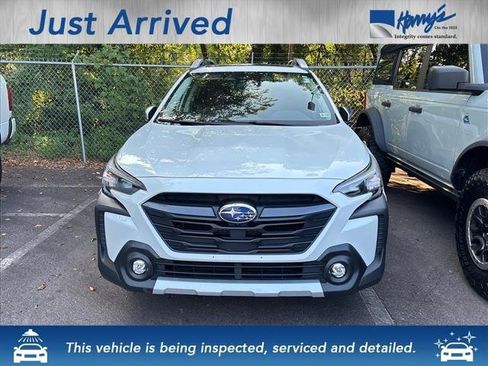 Used 2023 Subaru Outback Touring XT AWD/4WD image 2