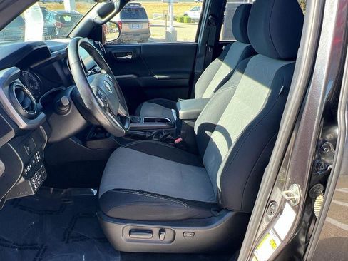 Used 2020 Toyota Tacoma TRD Off-Road image 14