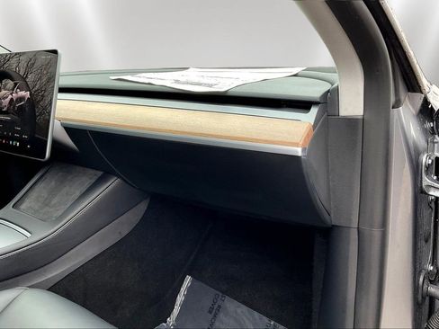 Used 2024 Tesla Model Y Long Range image 25