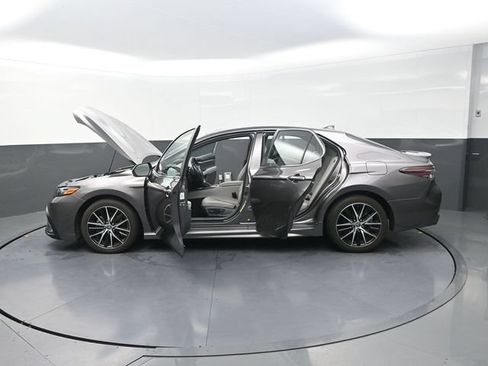 Used 2024 Toyota Camry SE FWD image 32