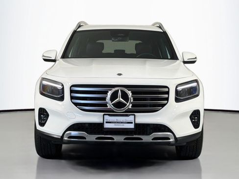 Used 2026 Mercedes-Benz GLB 250 image 2