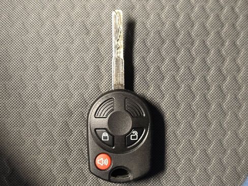 Used 2017 Ford Escape SE FWD image 32