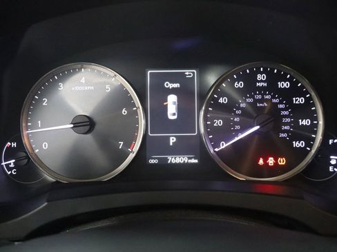 Used 2018 Lexus IS 300 AWD w/ Comfort Package image 27