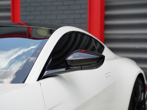Used 2023 Aston Martin V8 Vantage Coupe RWD image 9