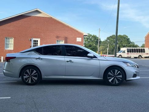 Used 2022 Nissan Altima 2.5 SV FWD image 7