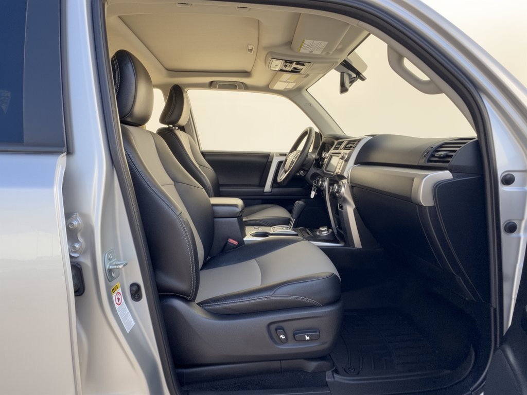 Used 2015 Toyota 4Runner SR5 Premium AWD/4WD image 30