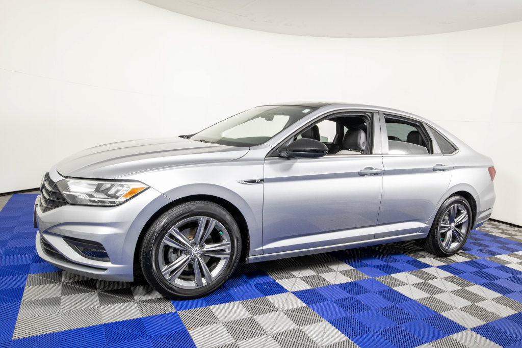 Used 2020 Volkswagen Jetta R-Line FWD image 2
