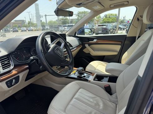 Used 2023 Audi Q5 2.0T Premium w/ Convenience Package AWD/4WD image 5