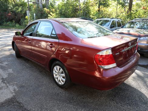 Used 2006 Toyota Camry LE image 8