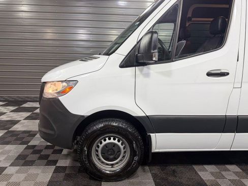 Used 2020 Mercedes-Benz Sprinter 2500 image 30