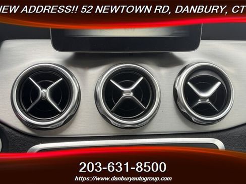 Used 2018 Mercedes-Benz GLA 250 4MATIC image 21