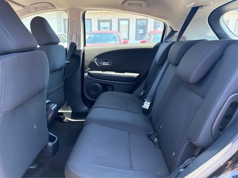 Used 2018 Honda HR-V LX image 10