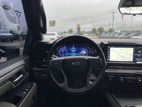 Used 2025 Chevrolet Silverado 2500 ZR2 w/ Technology Package image 15