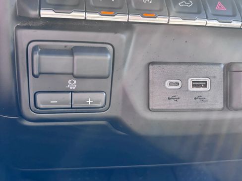Used 2024 Chevrolet Silverado 1500 Custom AWD/4WD image 18