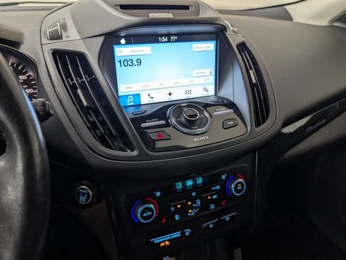 Used 2017 Ford Escape Titanium image 10