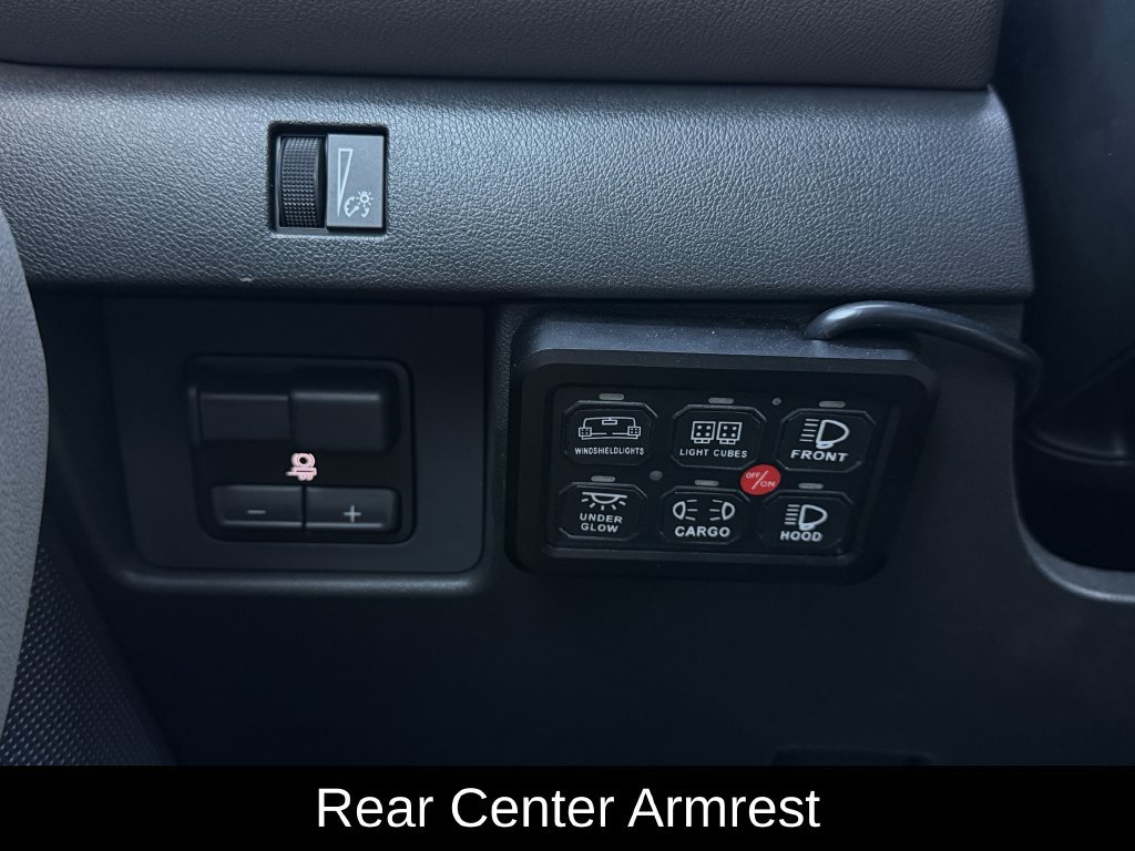 Used 2024 Chevrolet Colorado ZR2 w/ ZR2 Convenience Package III AWD/4WD image 29