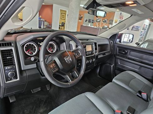 Used 2018 RAM 1500 ST w/ SXT Appearance Group image 11