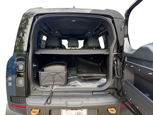 New 2026 Land Rover Defender 110 OCTA AWD/4WD image 18