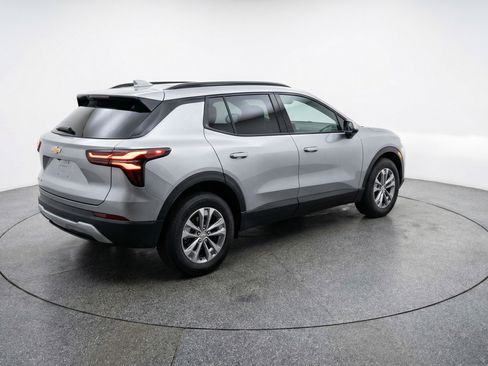 Used 2025 Chevrolet Equinox LT FWD image 9