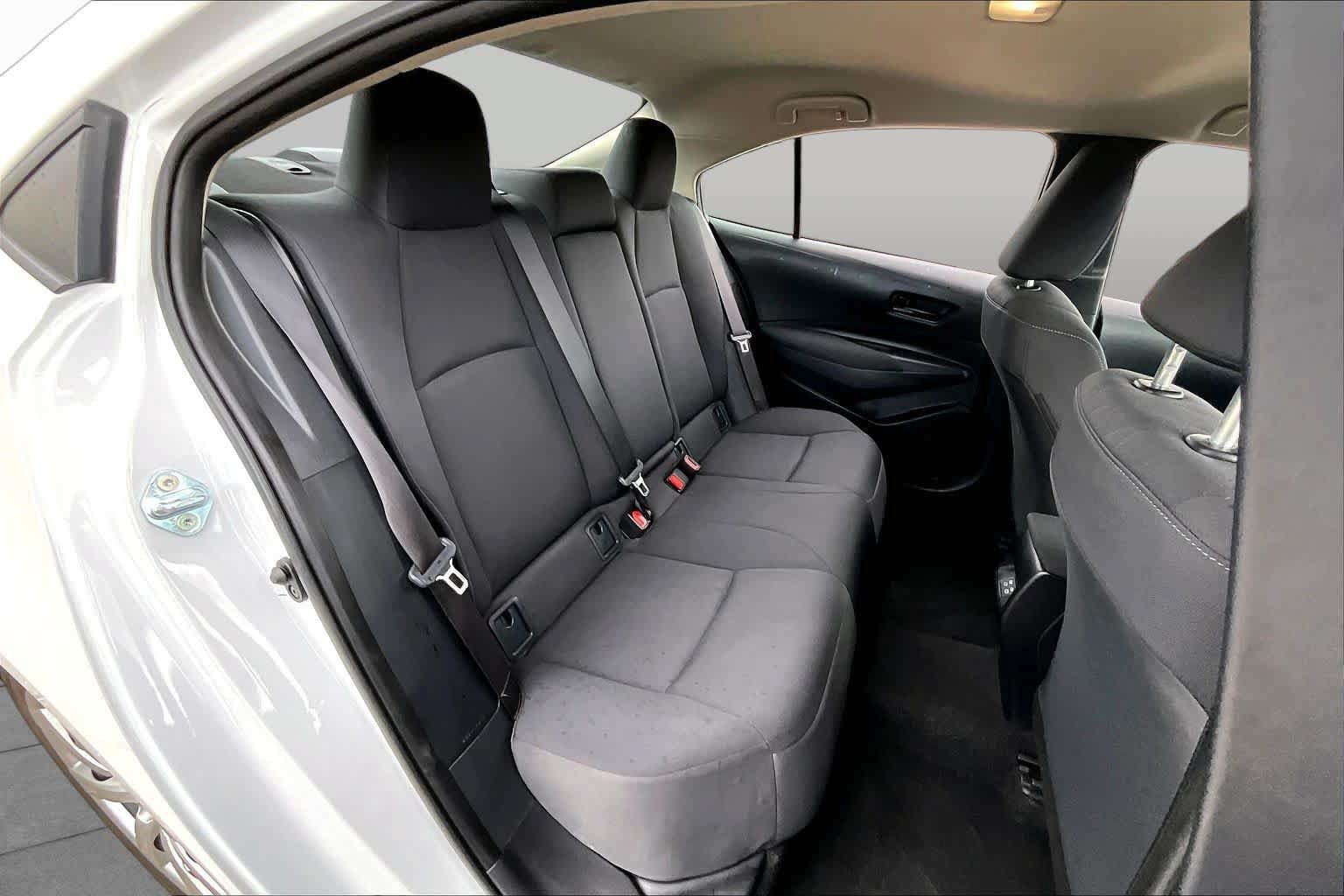 Used 2025 Toyota Corolla LE FWD image 20