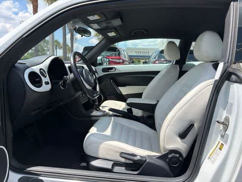 Used 2015 Volkswagen Beetle 1.8T FWD image 31