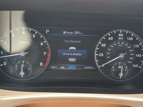 Used 2021 Genesis G90 3.3T Premium RWD image 22