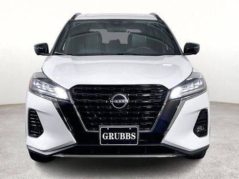 Used 2023 Nissan Kicks SR w/ SR Premium Package image 5