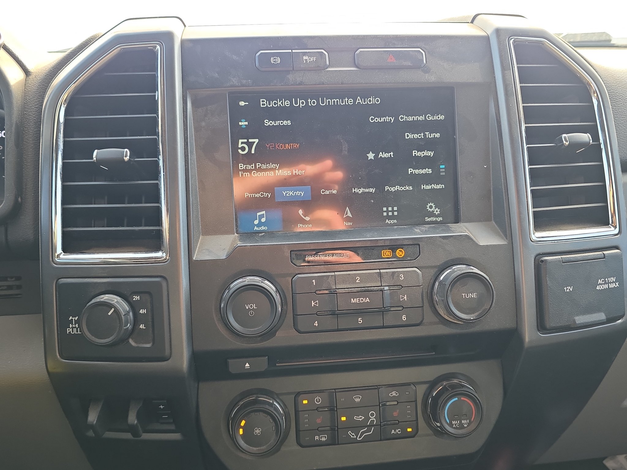 Used 2018 Ford F350 XLT w/ XLT Premium Package AWD/4WD image 12