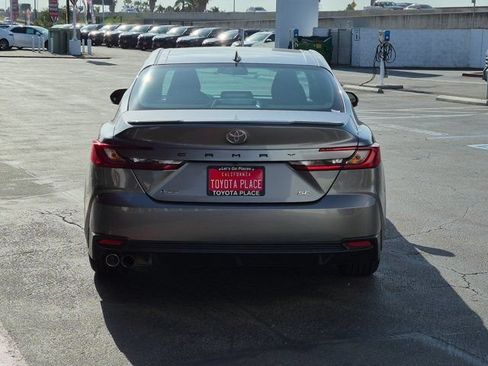 Used 2025 Toyota Camry SE FWD image 9