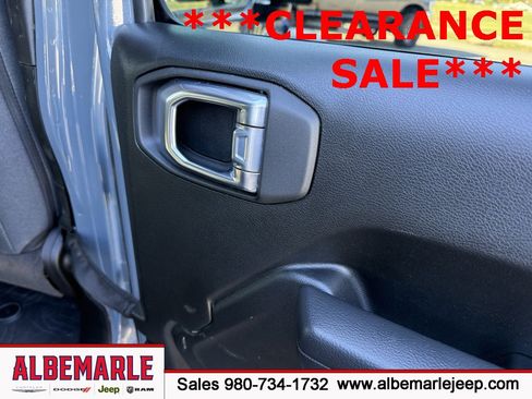 Used 2024 Jeep Wrangler Willys image 34