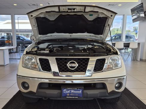 Used 2014 Nissan Frontier SL AWD/4WD image 4