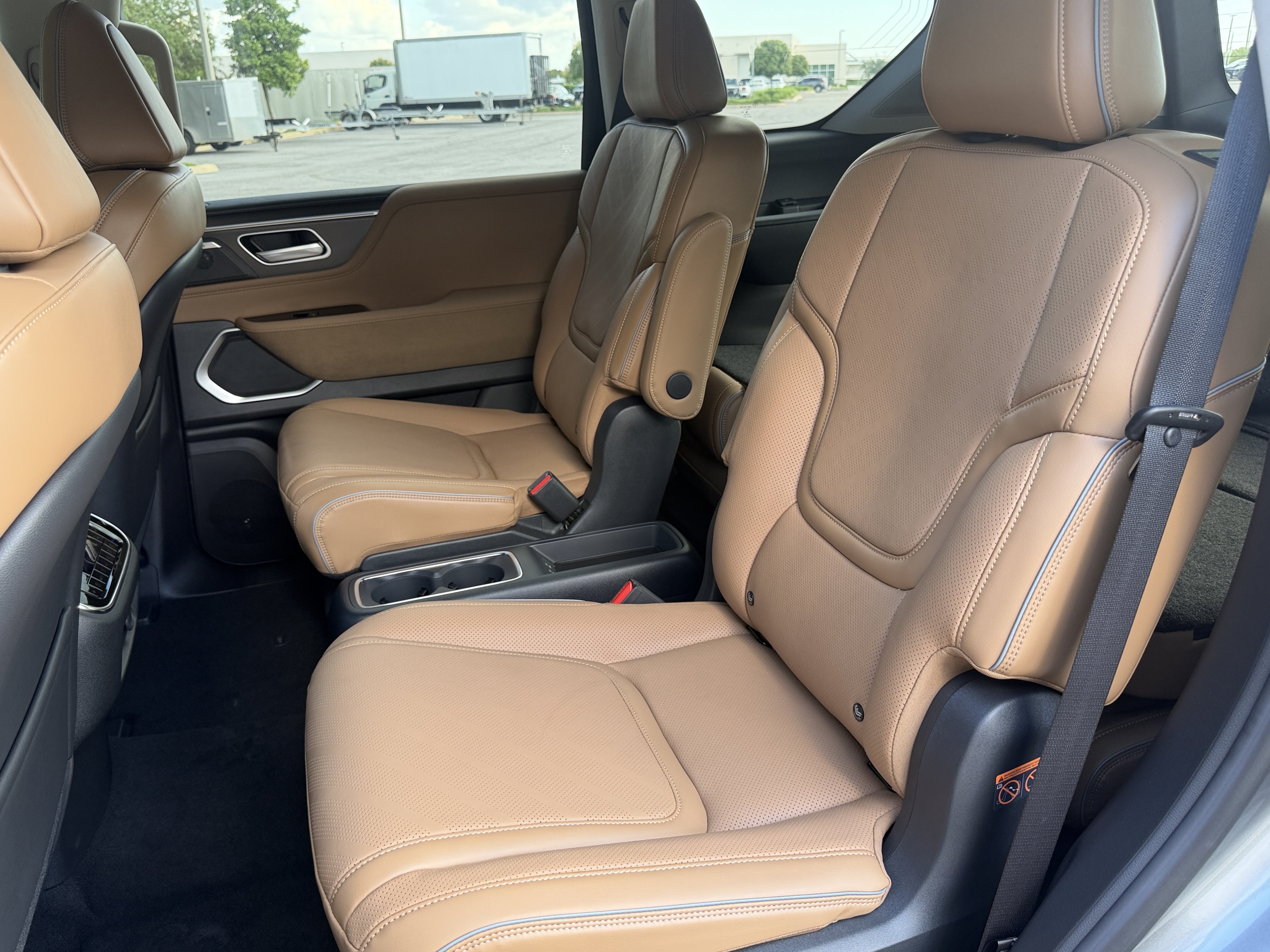 New 2027 INFINITI QX80 Luxe w/ Cargo Package RWD image 19