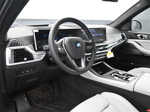 New 2026 BMW X5 sDrive40i w/ Climate Comfort Package image 2